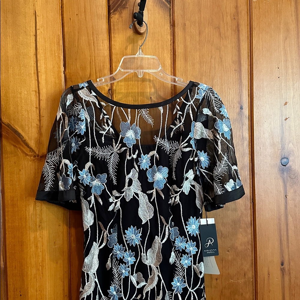 Adrianna Papell Women’s Embroidered Short Sleeved Floral Dress Size 6 - Picture 2 of 5